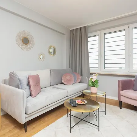 Center Near The Vistula By Renters Apartamento *